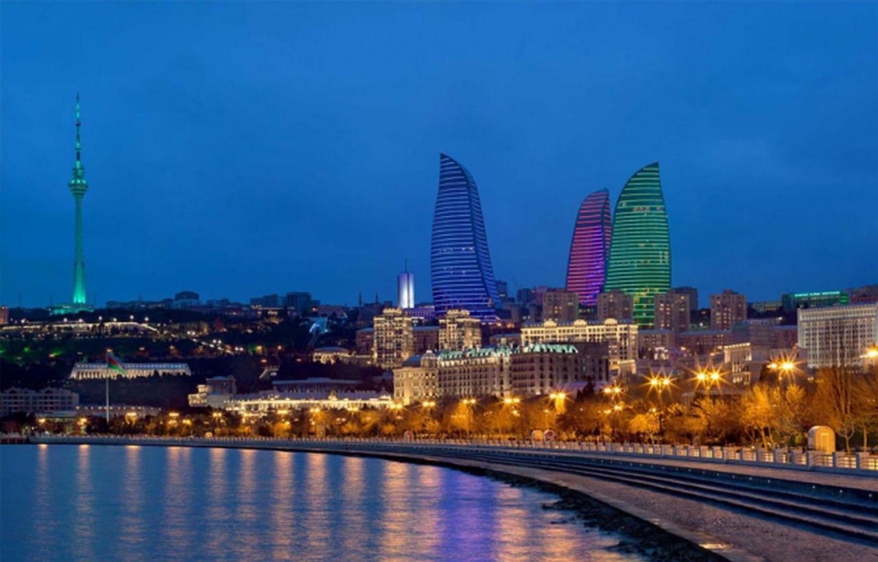 Lux Family Apartment In City Center Баку Екстериор снимка