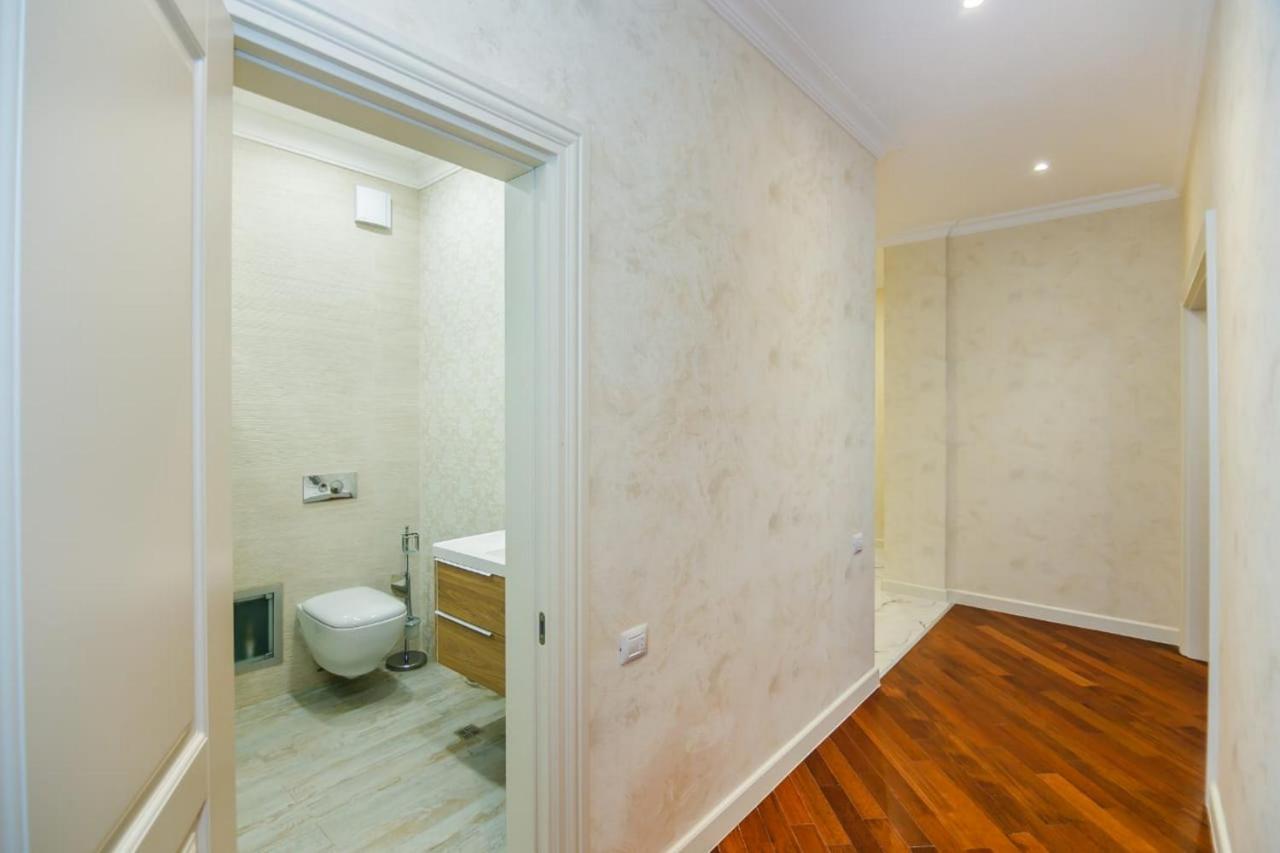 Lux Family Apartment In City Center Баку Екстериор снимка